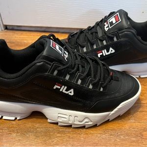 Men’s Fila Sneakers size 8